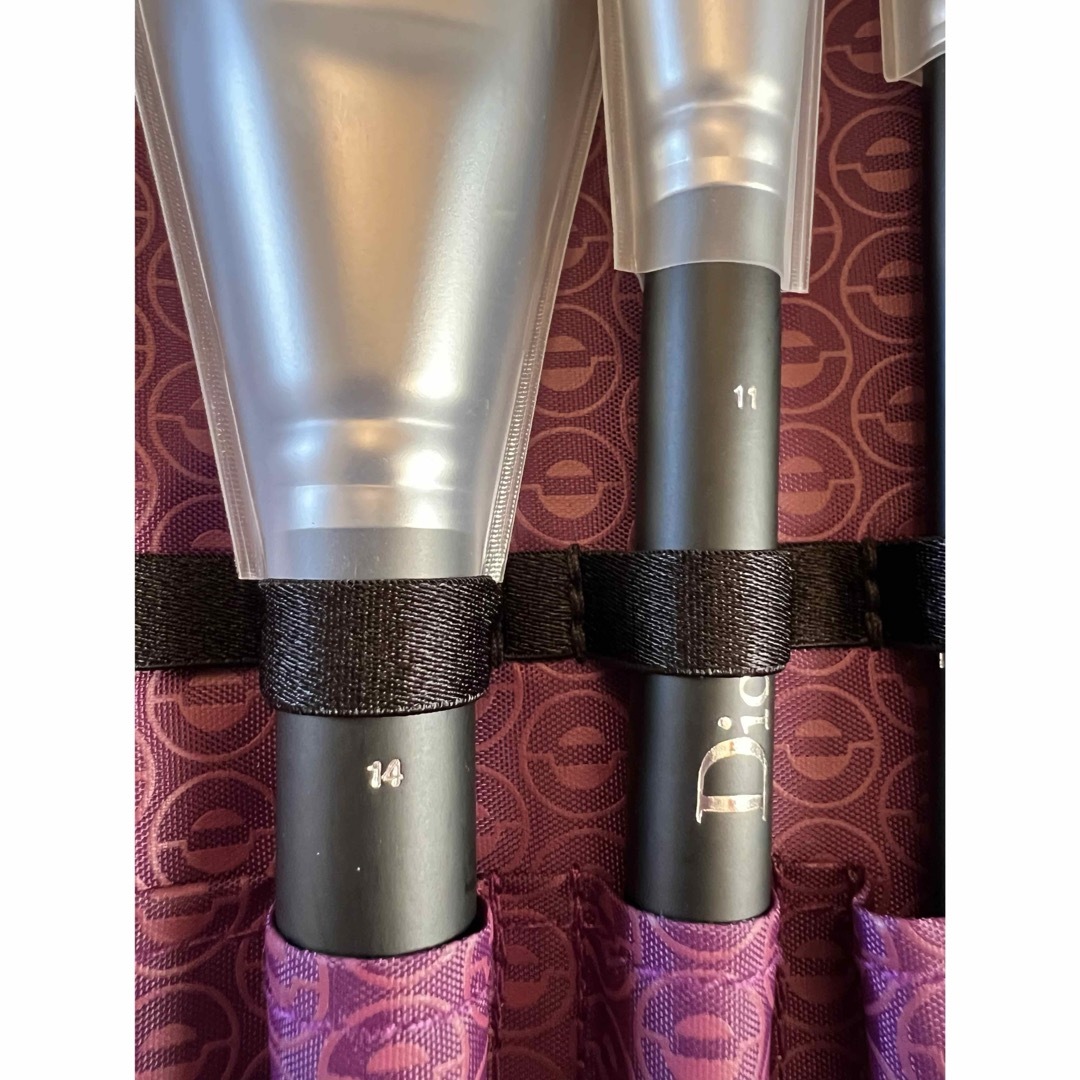 Dior⭐︎メイクブラシセット⭐︎2段ポーチ付き⭐︎非売品 Dior⭐︎メイクブラシセット⭐︎2段ポーチ付き⭐︎非売品