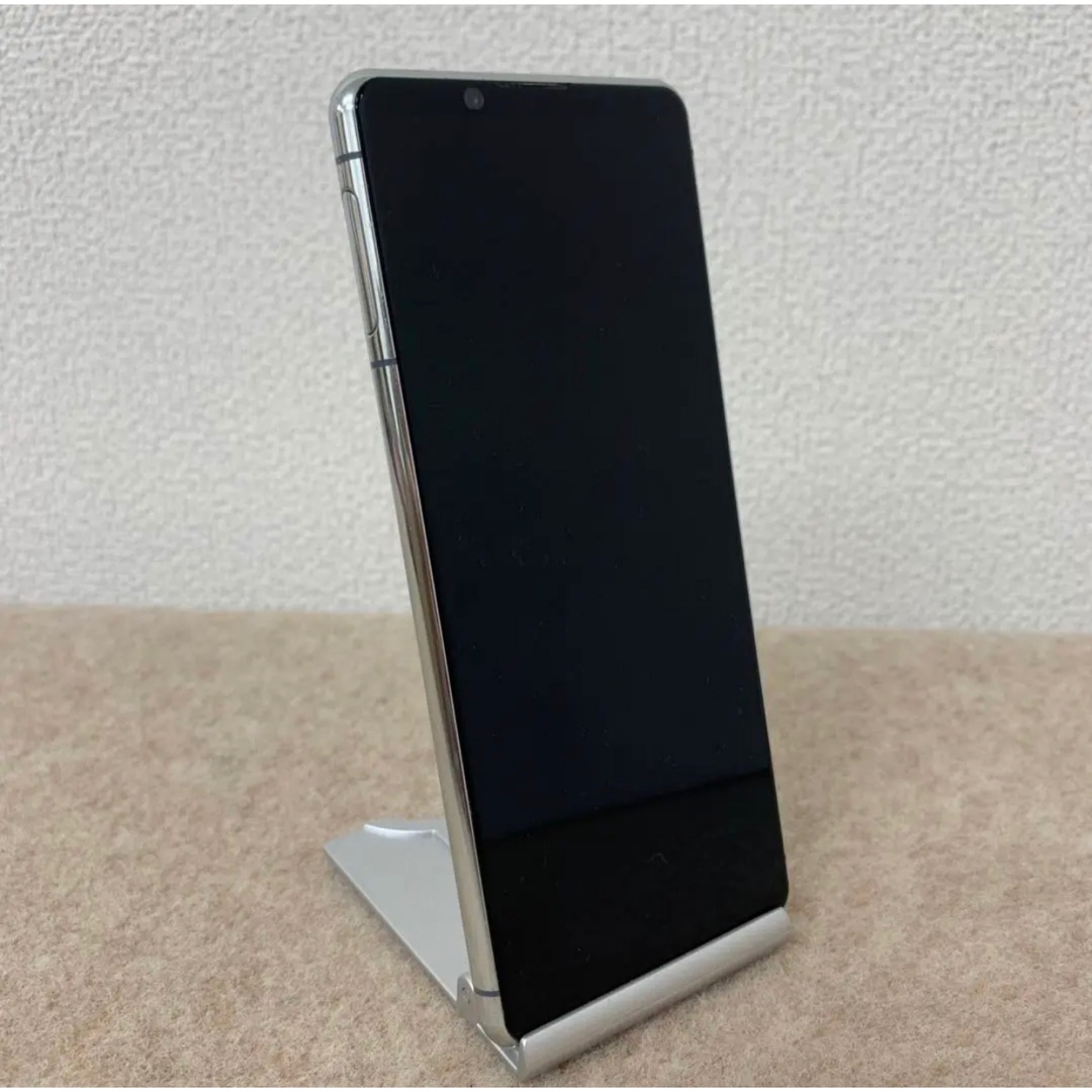 Xperia(エクスペリア)の【超美品】Xperia 5 II グレー SOG02 SIMロック解除済 64 スマホ/家電/カメラのスマートフォン/携帯電話(スマートフォン本体)の商品写真