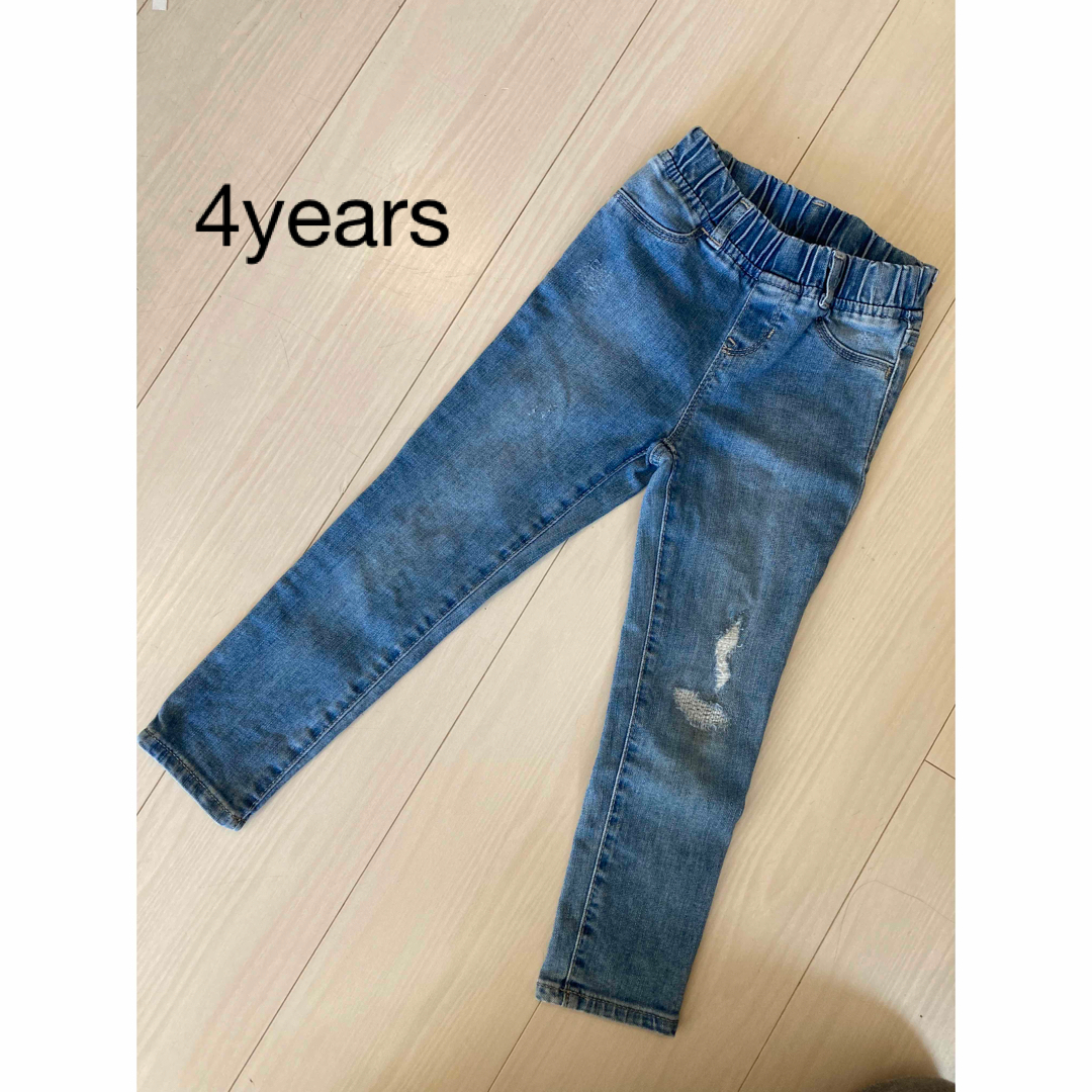 GAP Kids(ギャップキッズ)のGAP  キッズ　ダメージデニム　4years キッズ/ベビー/マタニティのキッズ服男の子用(90cm~)(パンツ/スパッツ)の商品写真