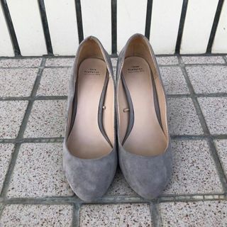 ザラ(ZARA)のZARA♡変型ヒールパンプス♡スエード生地♡グレー36♡秋コーデ♡ザラ♡(ハイヒール/パンプス)