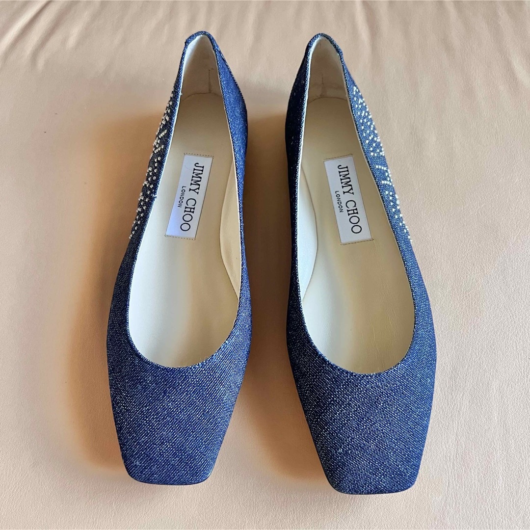 JIMMY CHOO(ジミーチュウ)のJIMMY CHOO⭐︎ジミーチュウ⭐︎クリスタルロゴパンプス⭐︎サイズ35 レディースの靴/シューズ(ハイヒール/パンプス)の商品写真