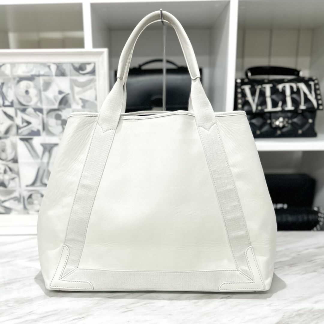 美品☆ バレンシアガ ネイビーカバスM レザー 白 トートバッグ-