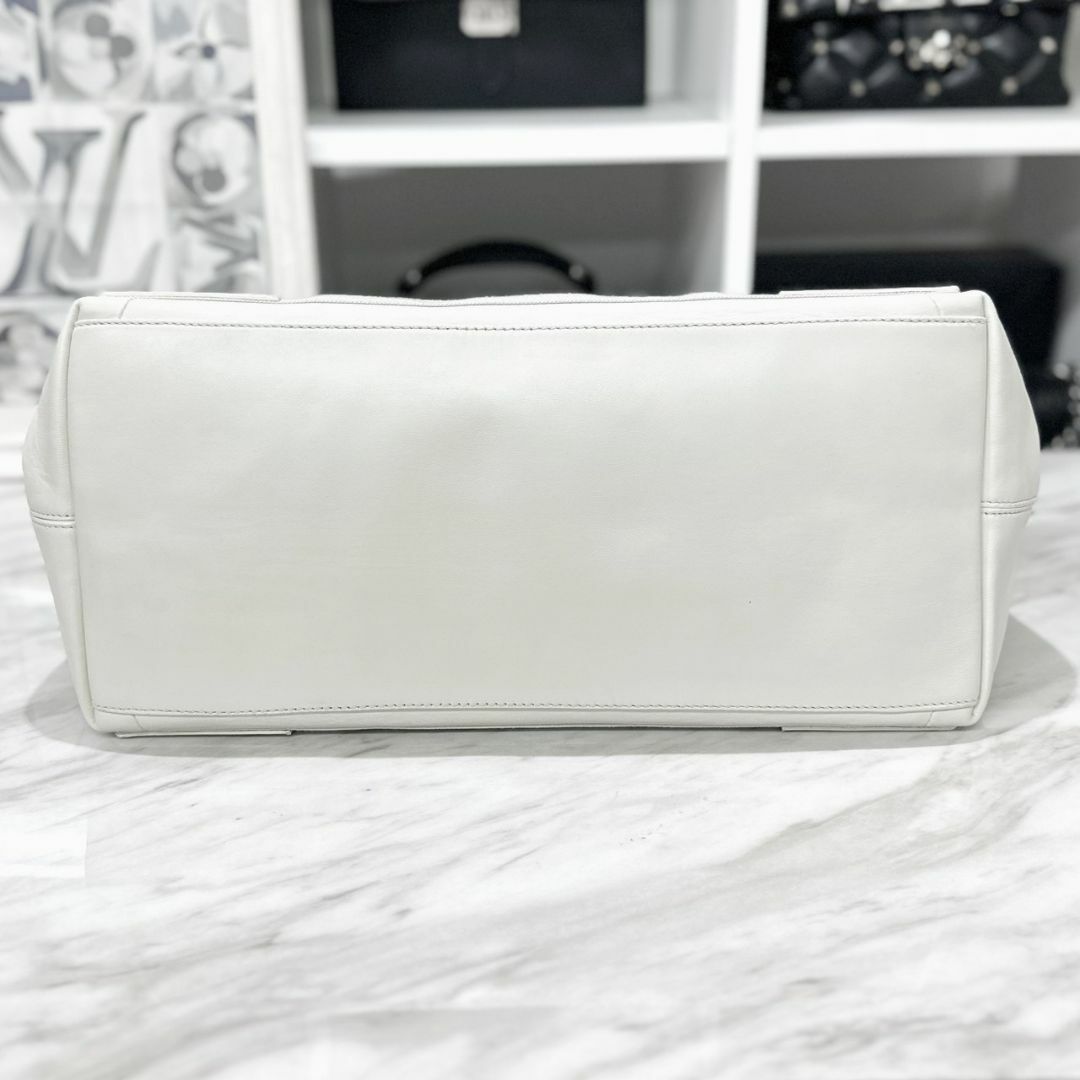 美品☆ バレンシアガ ネイビーカバスM レザー 白 トートバッグ-