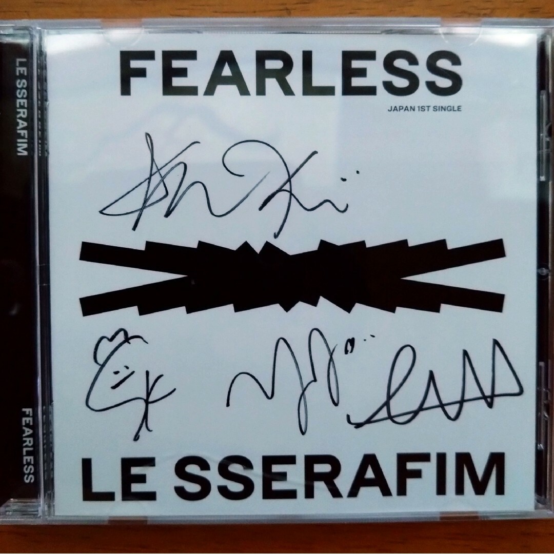 ［LE SSERAFIM　ルセラフィム］ FEARLESSサイン入りCD | フリマアプリ ラクマ