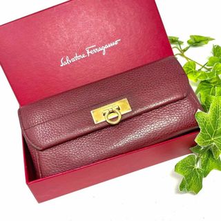 Ferragamo フェラガモ 長財布 ガンチーニクロージャー ピンク レッド