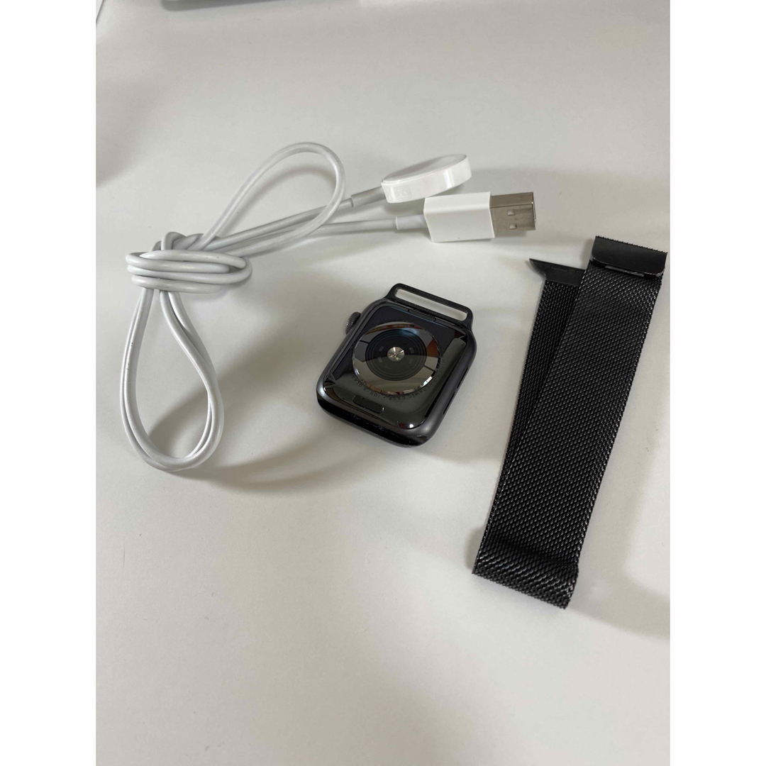 Apple Watch(アップルウォッチ)のApple Watch Series 5 GPS 40mm A2092 ブラック メンズの時計(腕時計(デジタル))の商品写真