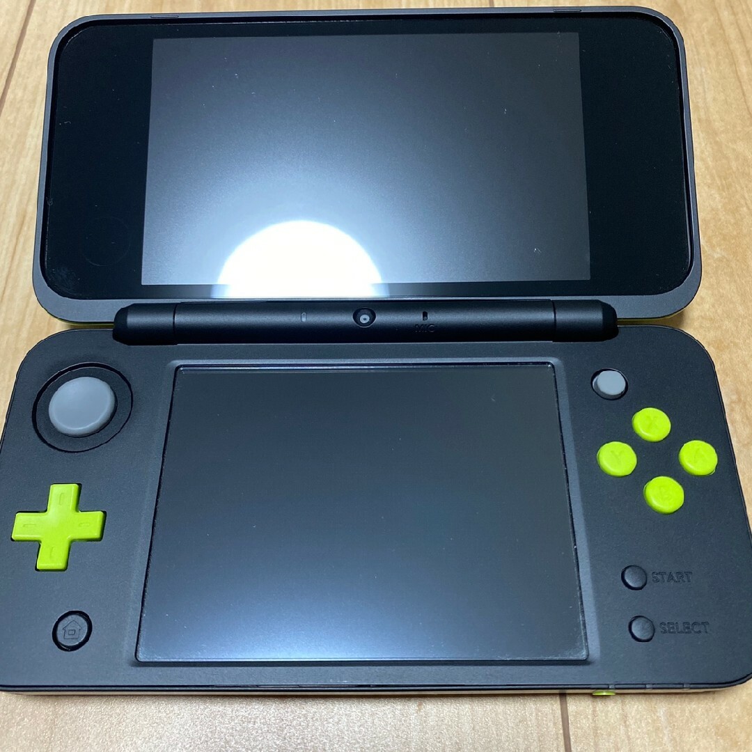 Newニンテンドー2DS LL ブラック×ライム　ほぼ新品