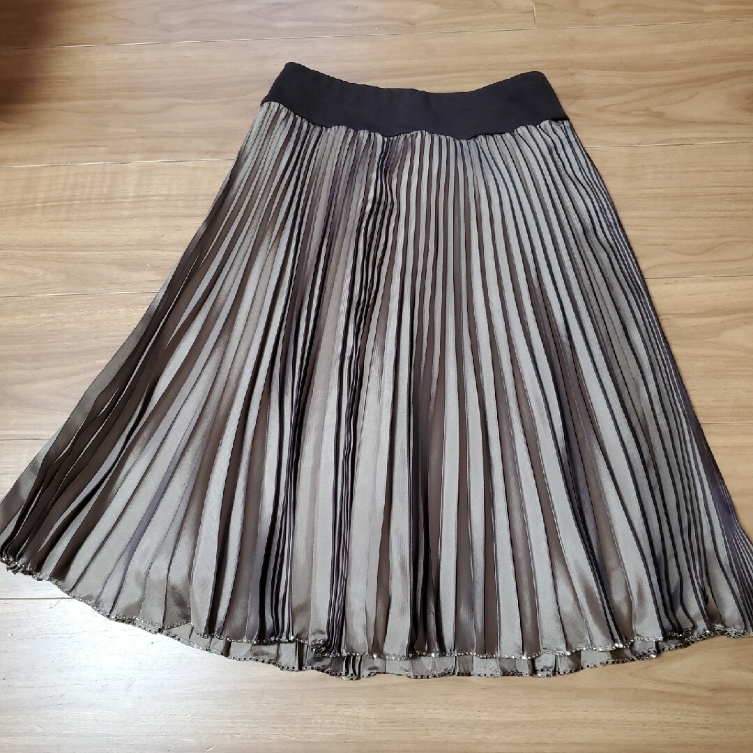COTOO(コトゥー)の美品‼️COTOO 茶系ビジュー付きシャイニースカート サイズ36 レディースのスカート(ひざ丈スカート)の商品写真