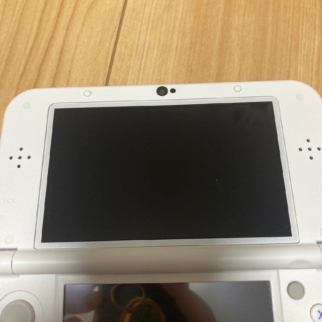 任天堂(ニンテンドウ)の【動作確認済】Newニンテンドー3DS LL　ピンク×ホワイト エンタメ/ホビーのゲームソフト/ゲーム機本体(携帯用ゲーム機本体)の商品写真