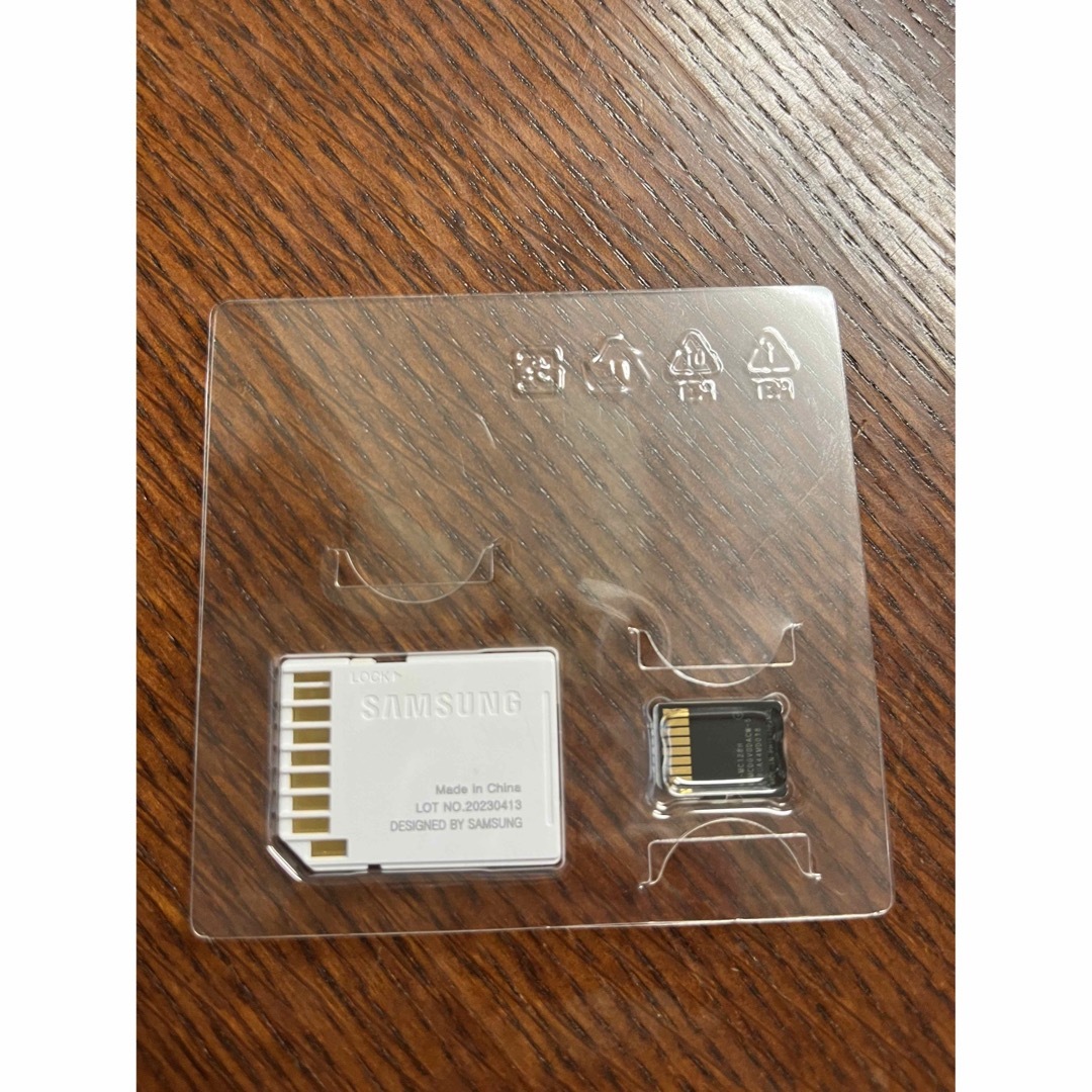 Samsung  microSDカード　128GB  エンタメ/ホビーのゲームソフト/ゲーム機本体(その他)の商品写真