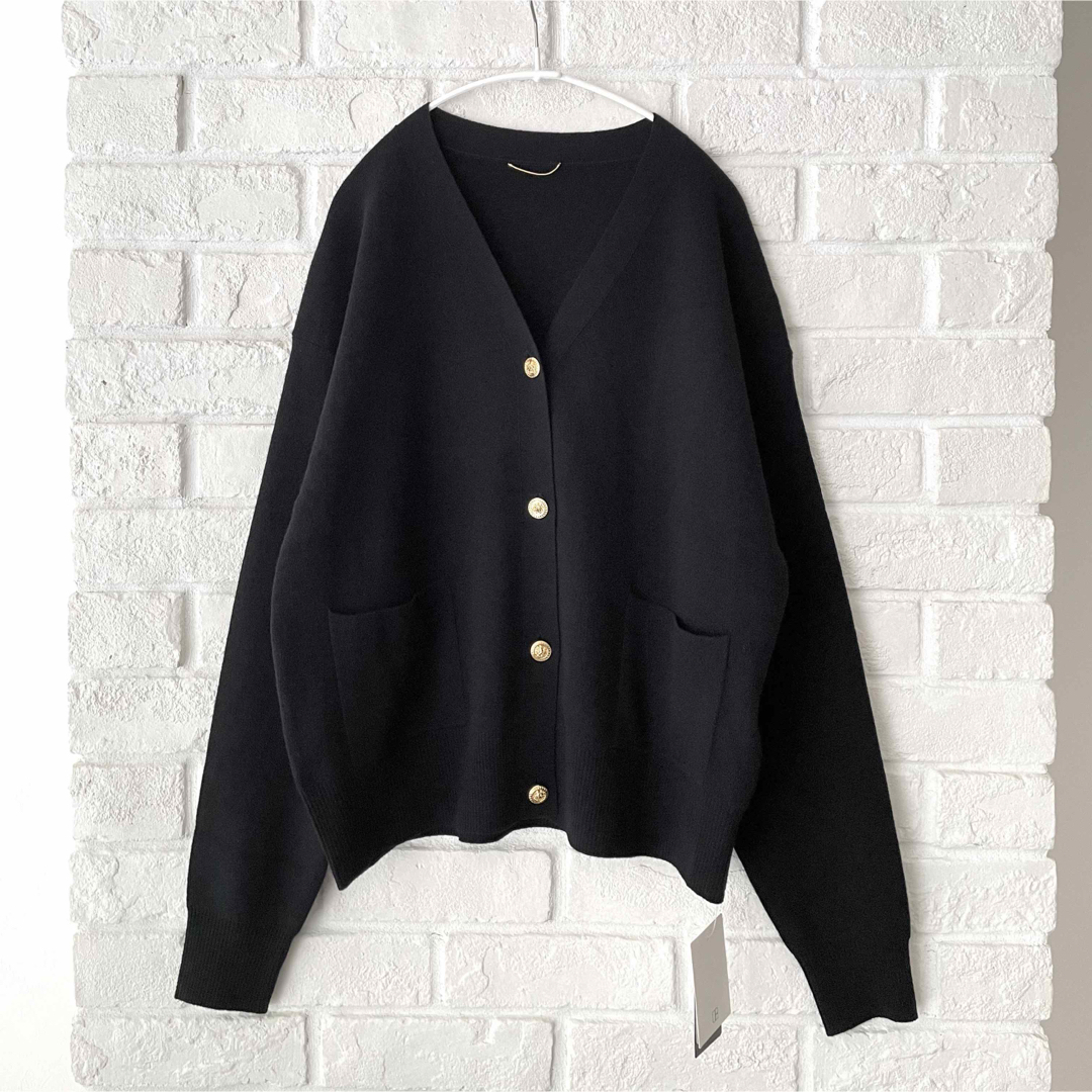 GOLD BUTTON CARDIGAN  ブラック　ゴールドボタンカーディガン