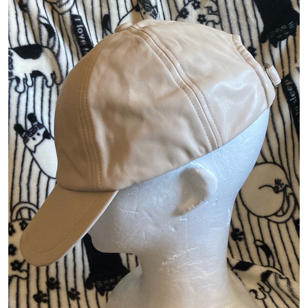 NATURAL BEAUTY BASIC(ナチュラルビューティーベーシック)のキャップ　NATURAL BEAUTY BASIC　合成皮　白ベージュ帽子CAP レディースの帽子(キャップ)の商品写真