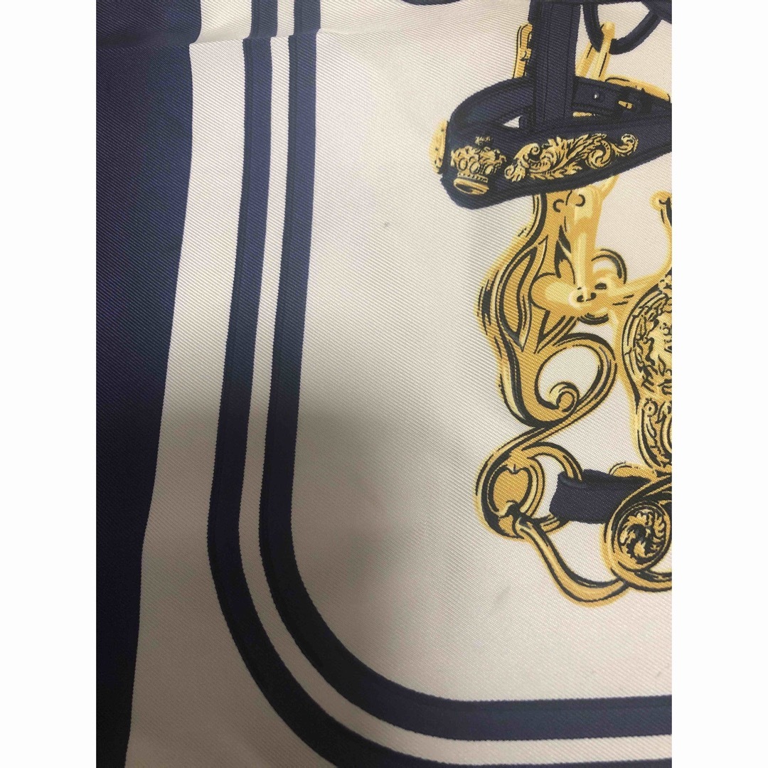Hermes(エルメス)の専用　エルメススカーフ  プチカレ《ブリット・ドゥ・ガラ》 レディースのファッション小物(バンダナ/スカーフ)の商品写真