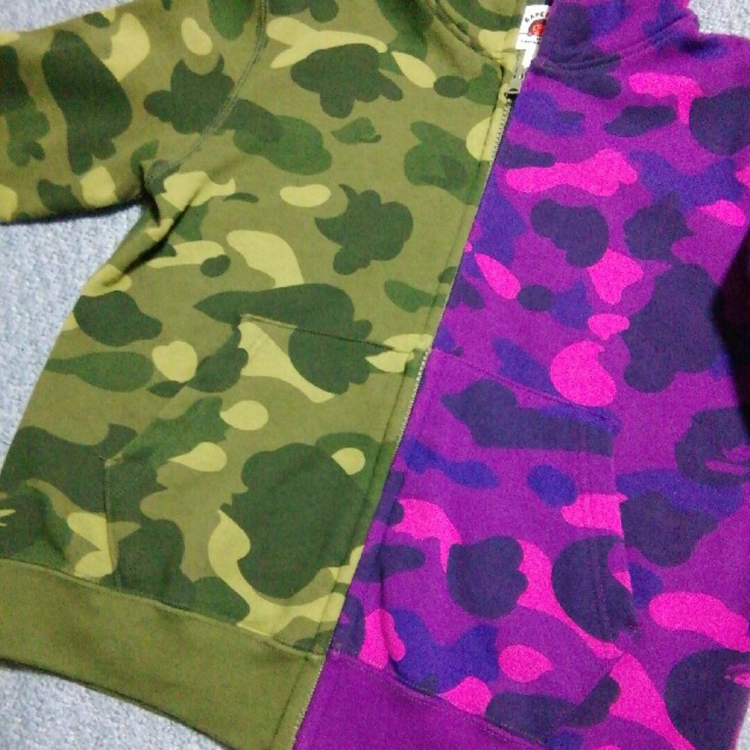 A BATHING APE(アベイシングエイプ)のA BATHING APEBAPE KIDSカラーカモクレイジーパーカー130 キッズ/ベビー/マタニティのキッズ服男の子用(90cm~)(ジャケット/上着)の商品写真