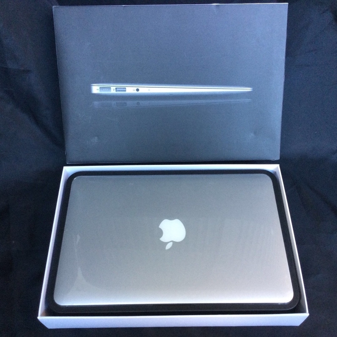 Apple(アップル)のApple MacBook Air (11-inch, Mid 2011) スマホ/家電/カメラのPC/タブレット(ノートPC)の商品写真