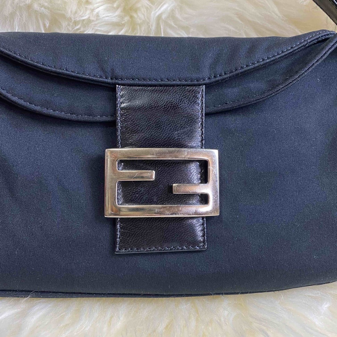 FENDI(フェンディ)のFENDI BAGUETTE バゲットCLOTH HANDBAG レディースのバッグ(ショルダーバッグ)の商品写真