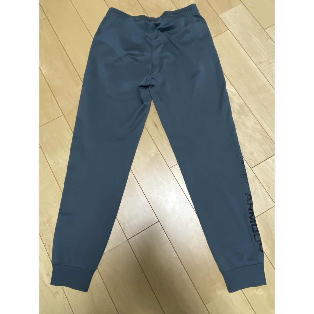 UNDER ARMOUR(アンダーアーマー)の【匿名配送】UNDER ARMOUR  パンツ　YLG  150 キッズ/ベビー/マタニティのキッズ服男の子用(90cm~)(パンツ/スパッツ)の商品写真