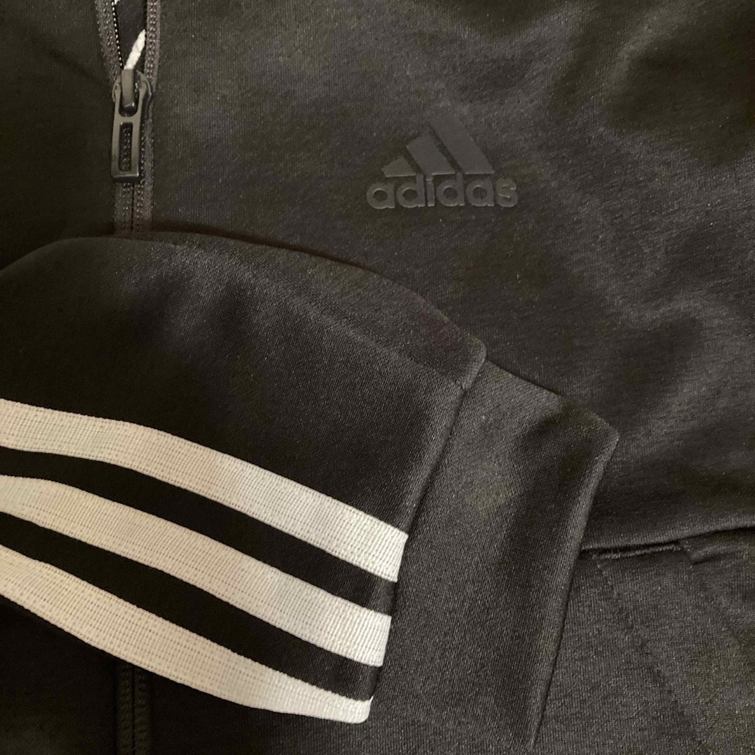 adidas(アディダス)のアディダス　男の子　150サイズ　美品　セットアップ　ジャージ キッズ/ベビー/マタニティのキッズ服男の子用(90cm~)(その他)の商品写真