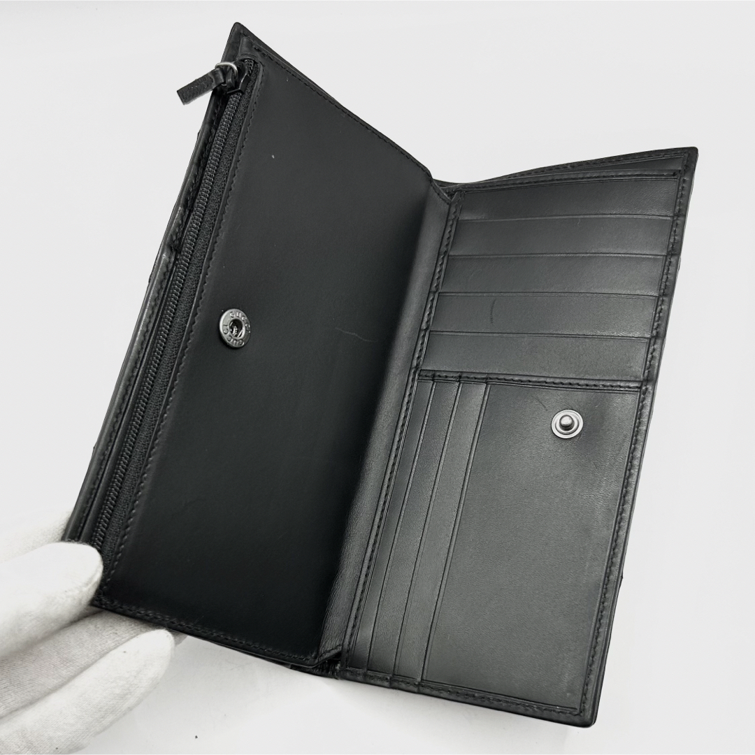 希少 GUCCI 二つ折り財布 イールスキン ブランドロゴ 型押し ブラック