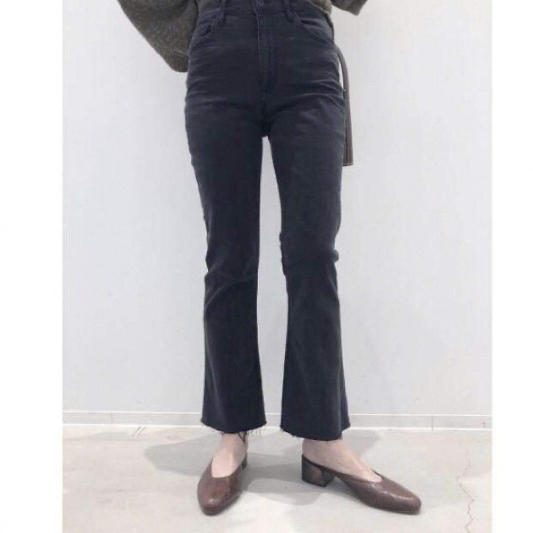 L'Appartement DEUXIEME CLASSE(アパルトモンドゥーズィエムクラス)のアパルトモン　3*1 CROPPED FLARE DENIM ブラック25 レディースのパンツ(デニム/ジーンズ)の商品写真