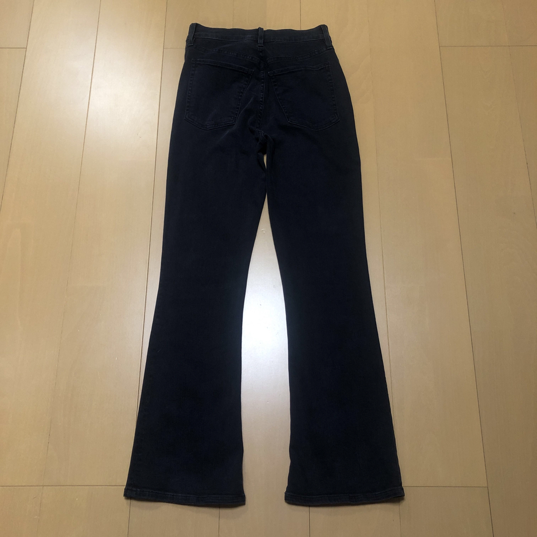 L'Appartement DEUXIEME CLASSE(アパルトモンドゥーズィエムクラス)のアパルトモン　3*1 CROPPED FLARE DENIM ブラック25 レディースのパンツ(デニム/ジーンズ)の商品写真