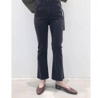 アパルトモンドゥーズィエムクラス(L'Appartement DEUXIEME CLASSE)のアパルトモン　3*1 CROPPED FLARE DENIM ブラック25(デニム/ジーンズ)