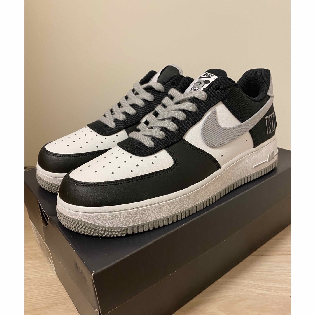 NIKE AIR FORCE 1 LV8 EMB KINGS 27.0cm