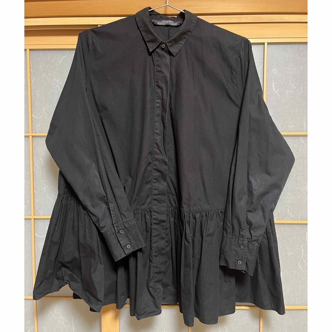 ZARA(ザラ)のZARA 黒色ブラウス レディースのトップス(シャツ/ブラウス(長袖/七分))の商品写真