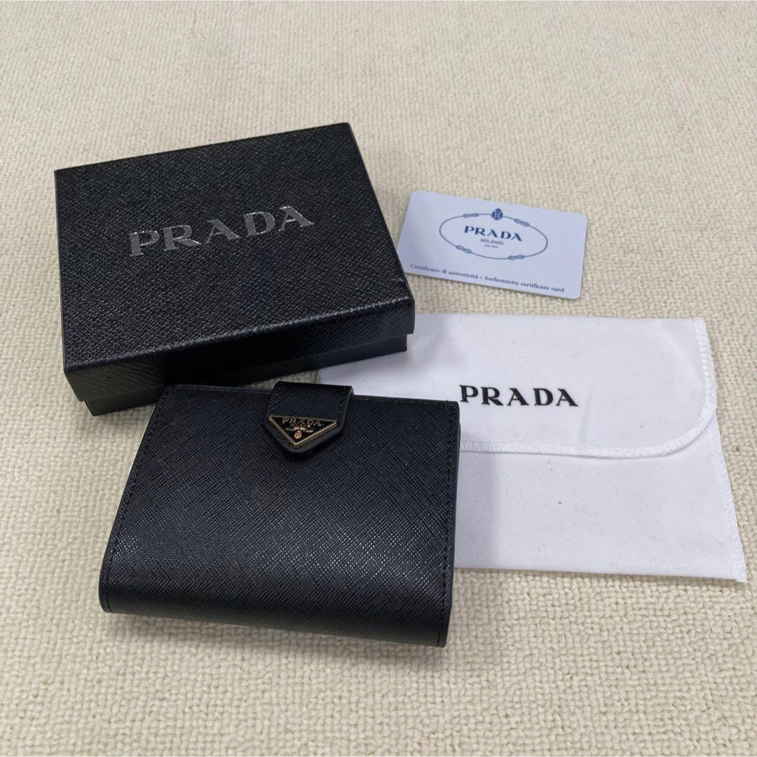 PRADA  プラダ　財布　折り財布　ブラック　箱あり