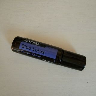 ドテラ(doTERRA)のおまけ付き☆ドテラ ブルーロータスタッチ(エッセンシャルオイル（精油）)