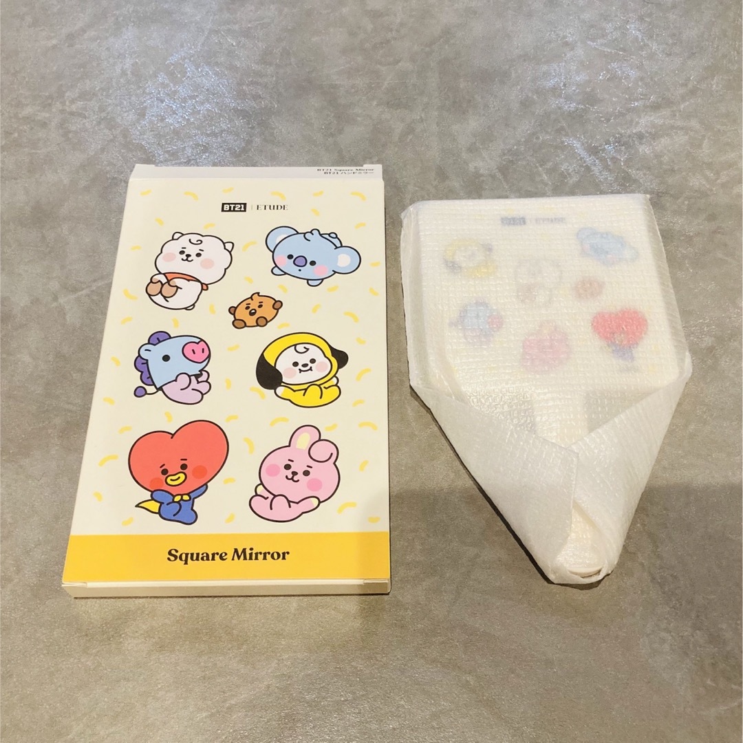 防弾少年団(BTS)(ボウダンショウネンダン)のBT21ハンドミラーエチュード エンタメ/ホビーのタレントグッズ(アイドルグッズ)の商品写真