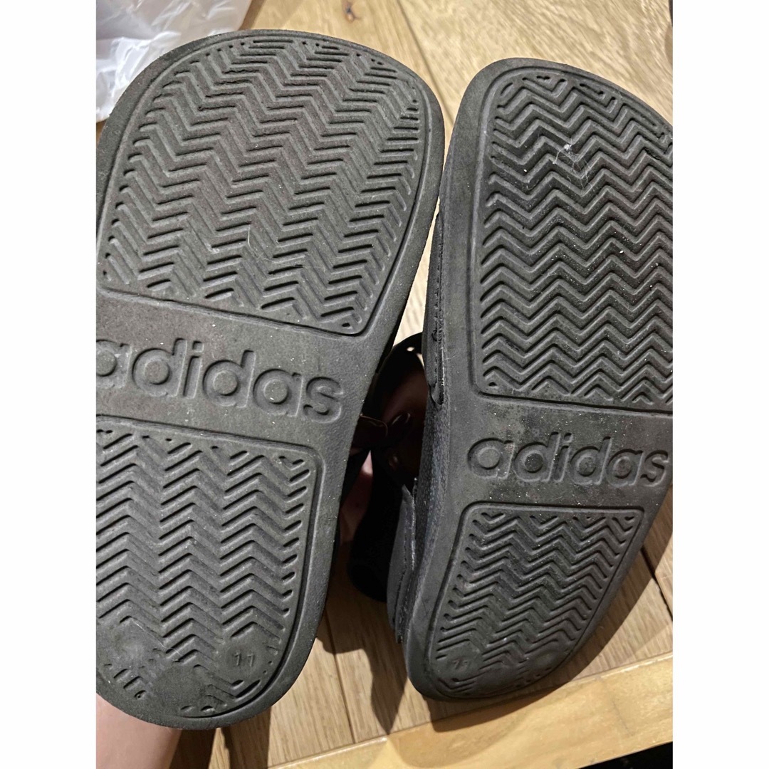 adidas(アディダス)のアディダス　サンダル　18センチ キッズ/ベビー/マタニティのキッズ靴/シューズ(15cm~)(サンダル)の商品写真