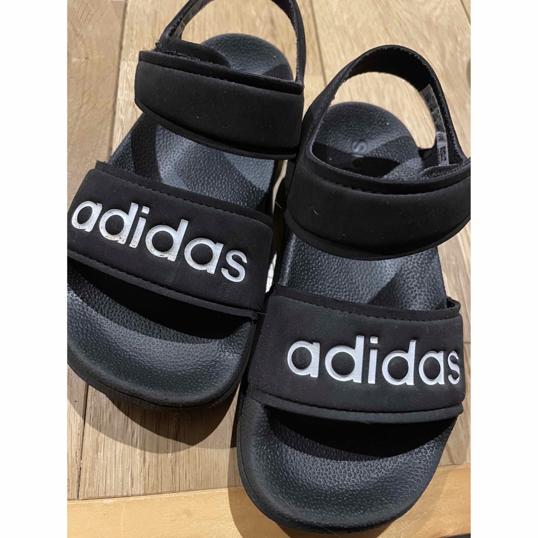 adidas(アディダス)のアディダス　サンダル　18センチ キッズ/ベビー/マタニティのキッズ靴/シューズ(15cm~)(サンダル)の商品写真