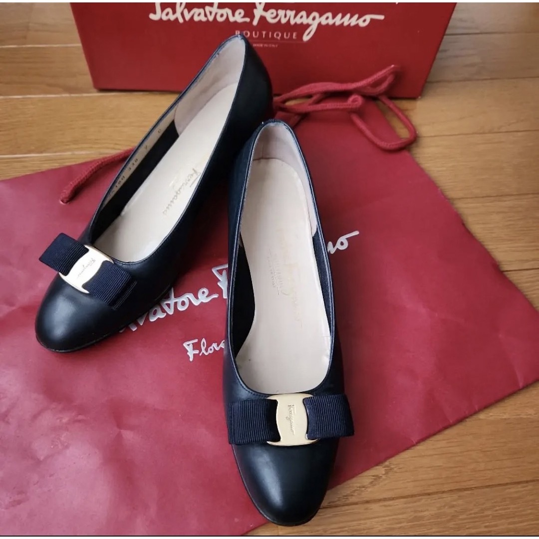 ハイヒール/パンプス【美品】Salvatore Ferragamo サイズ7Cフェラガモ