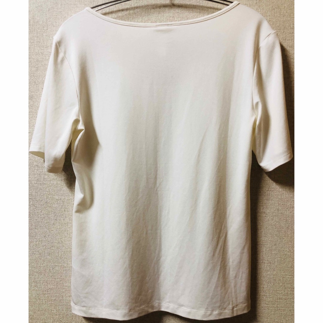 H&M(エイチアンドエム)のH&M 半袖Tシャツ カットソー アイボリー色 レディースのトップス(Tシャツ(半袖/袖なし))の商品写真
