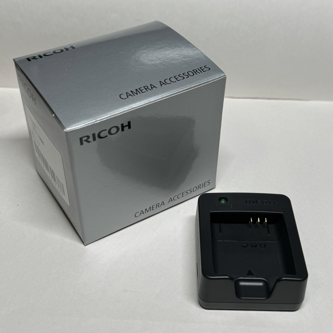 RICOH(リコー)のBJ-11 RICOH チャージャー スマホ/家電/カメラのスマートフォン/携帯電話(バッテリー/充電器)の商品写真