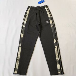 オリジナルス(Originals（adidas）)の新品　アディダスオリジナルス　スウェットパンツ　カモ柄　　メンズL(スウェット)