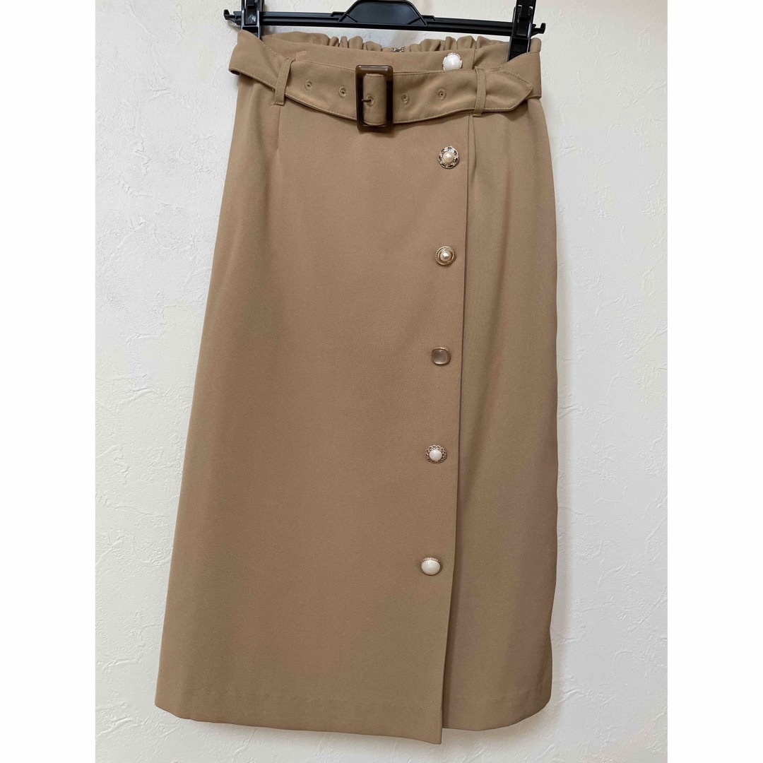 INGNI(イング)のINGNI イング ベルト付き ミックスボタン スカート M レディースのスカート(ひざ丈スカート)の商品写真