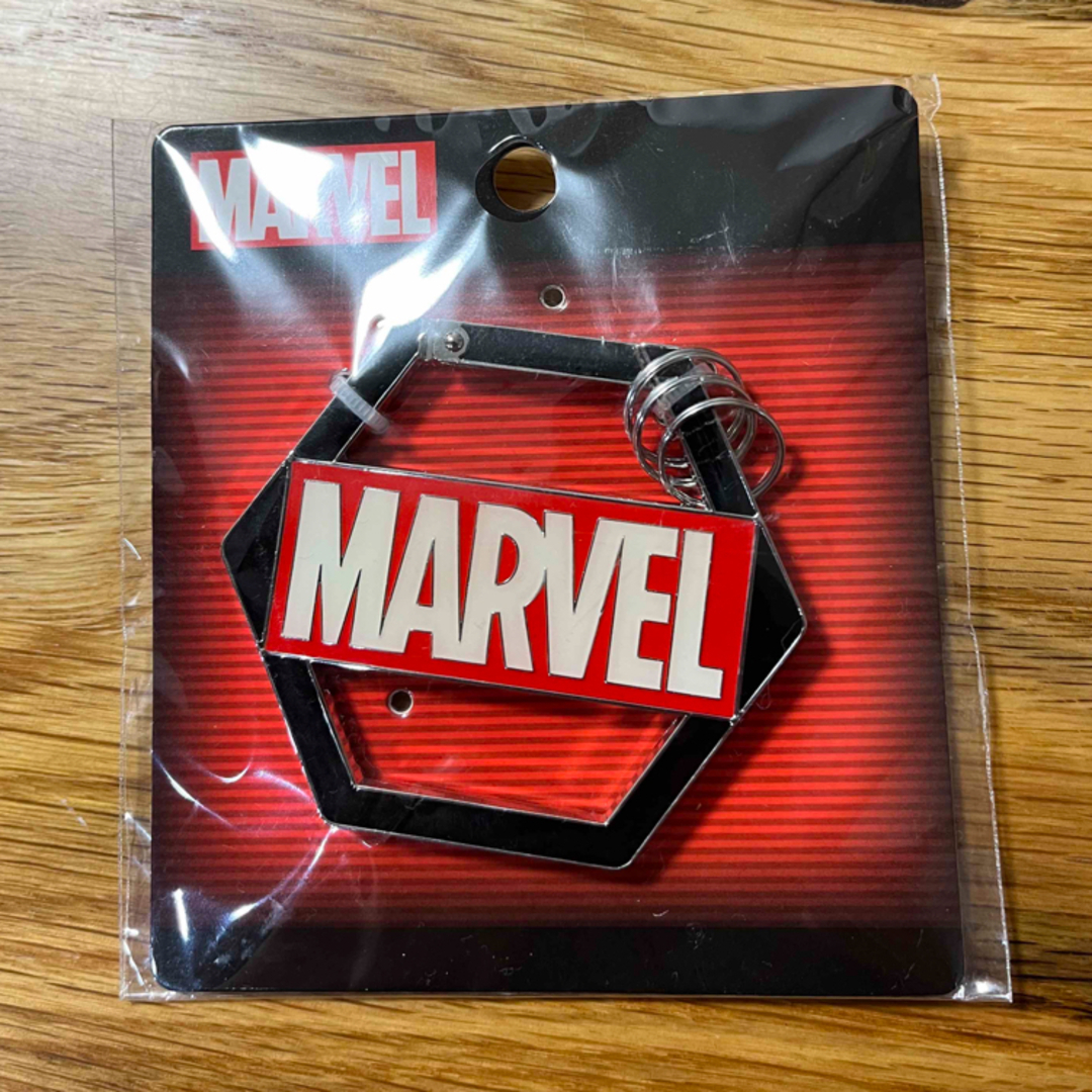 MARVEL(マーベル)のMARVEL カラビナ ヘキサゴンキーリング メンズのファッション小物(キーホルダー)の商品写真