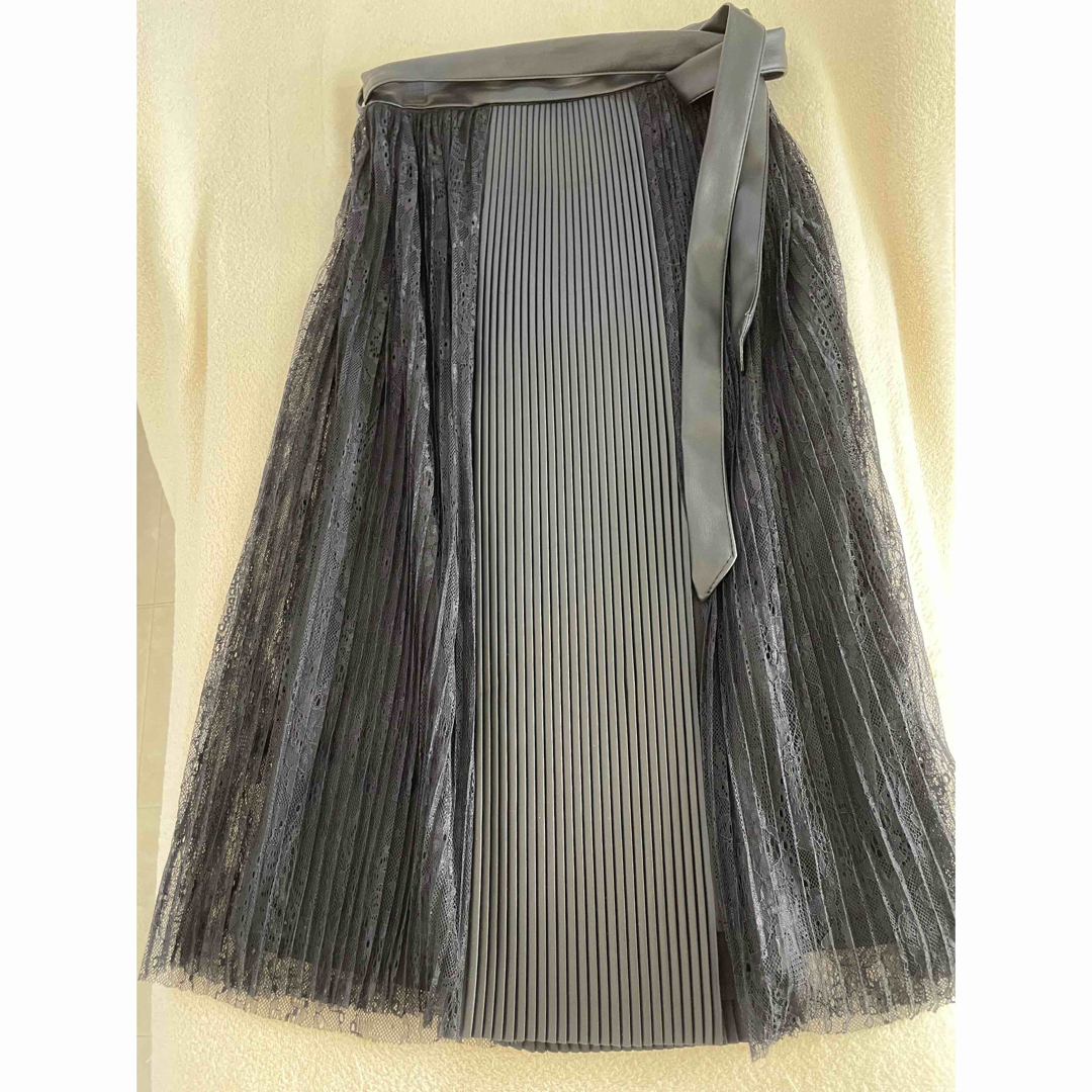 ZARA(ザラ)のZARAレザー風スカート レディースのスカート(ひざ丈スカート)の商品写真