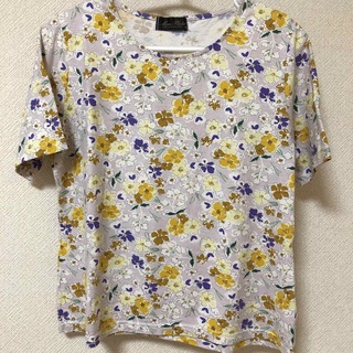 花柄 Tシャツ(Tシャツ(半袖/袖なし))