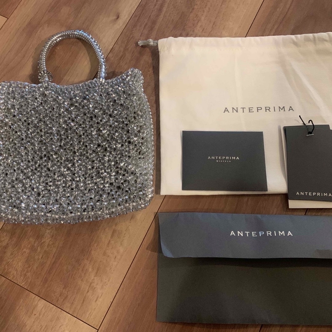 ANTEPRIMA(アンテプリマ)のアンテプリマ　ミニアトゥーラ　シルバー レディースのバッグ(ショルダーバッグ)の商品写真