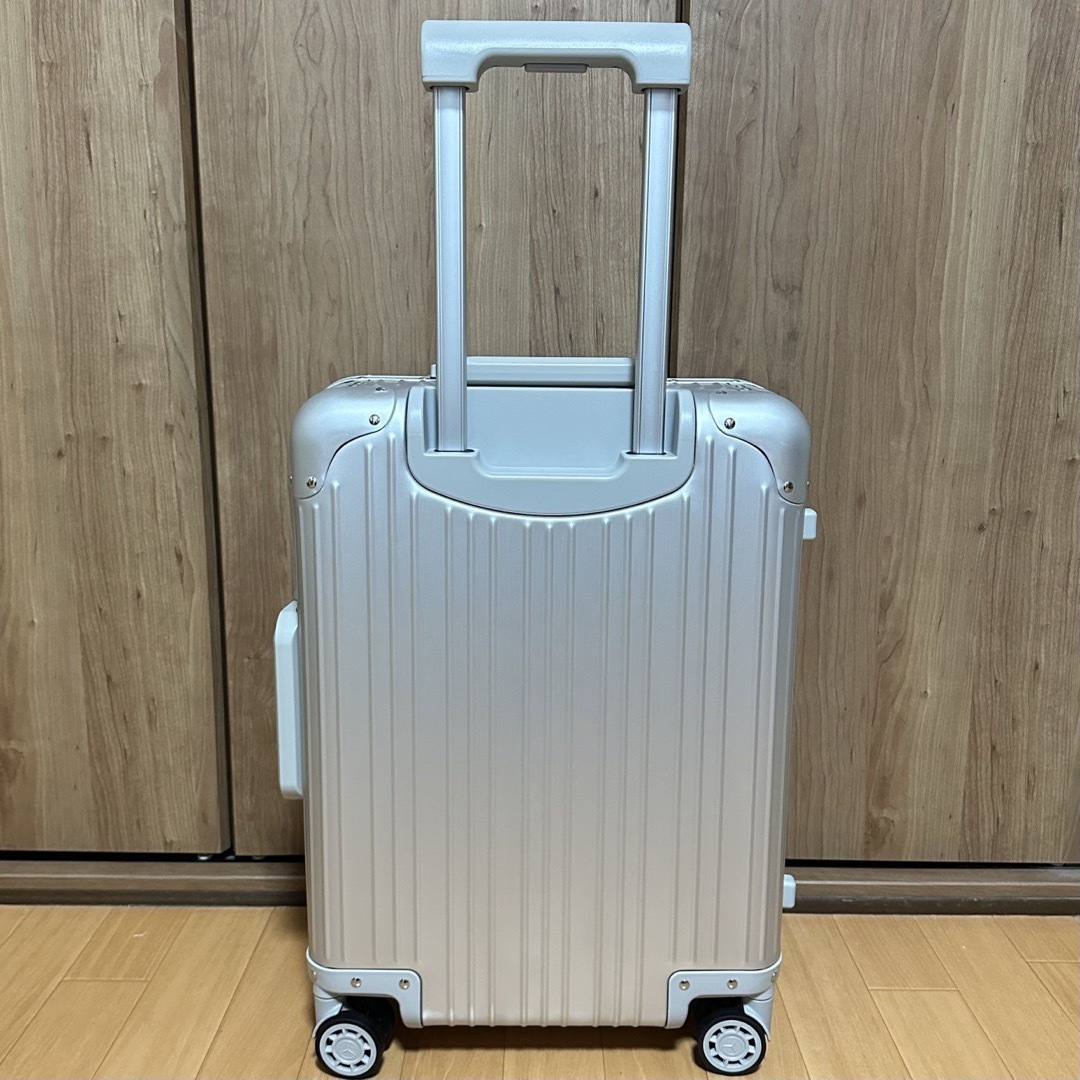 新品•未使用品】メルセデスベンツ アルミスーツケース キャリー 32L 新品•未使用品】メルセデスベンツ アルミスーツケース キャリー 32L