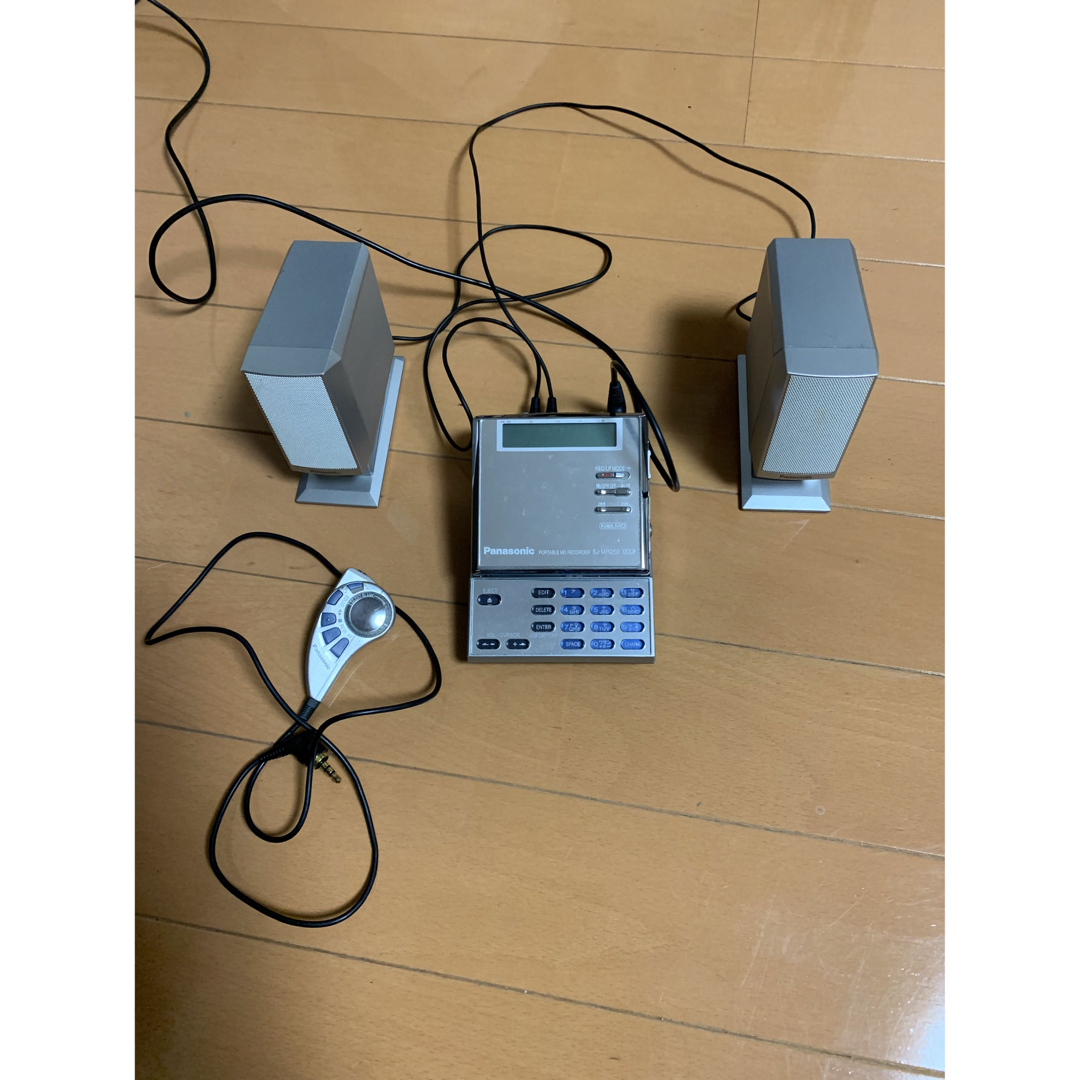 ◇ジャンク品◇ Panasonic ポータブルMDレコーダー SJ-MR250 スマホ/家電/カメラのオーディオ機器(ポータブルプレーヤー)の商品写真