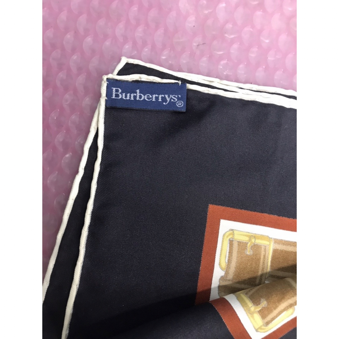 BURBERRY(バーバリー)のburberrys 大判　スカーフ サイズ約87cm×87cm 未使用保管品 レディースのファッション小物(バンダナ/スカーフ)の商品写真