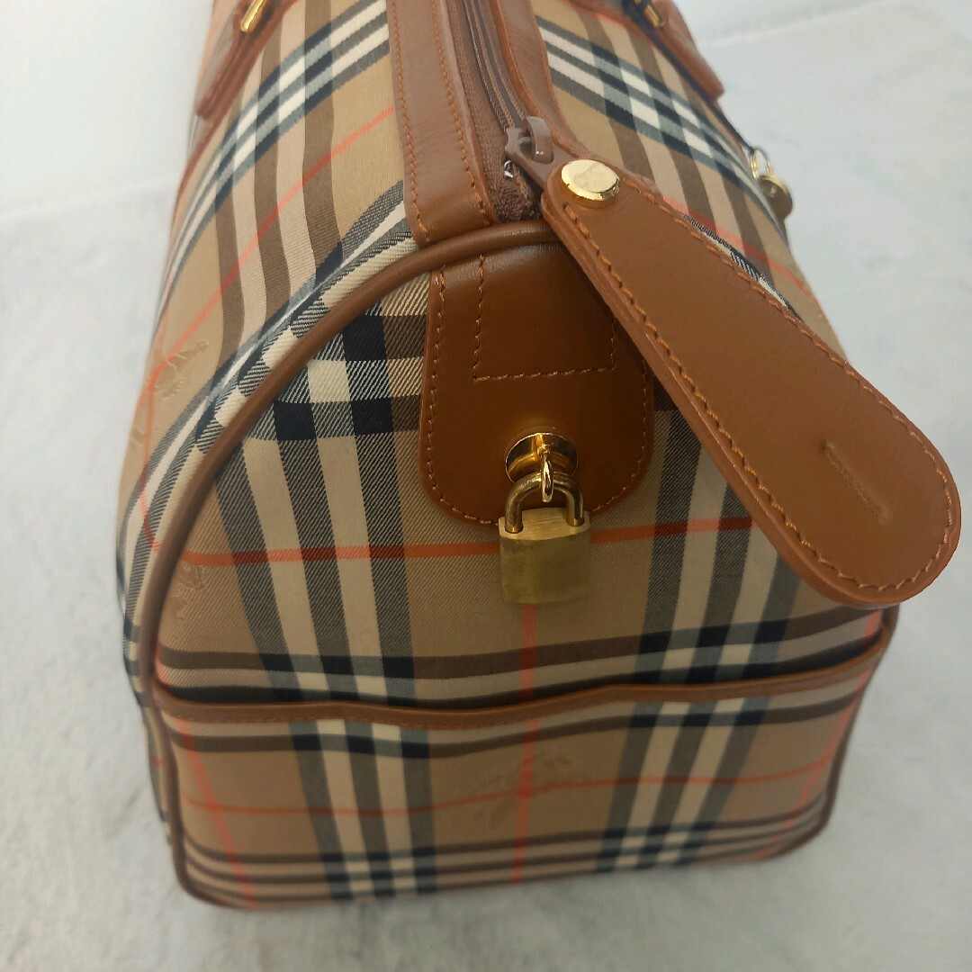 BURBERRY(バーバリー)の美品　BURBERRY　バーバリー　ボストンバッグ　ノバチェック レディースのバッグ(ボストンバッグ)の商品写真