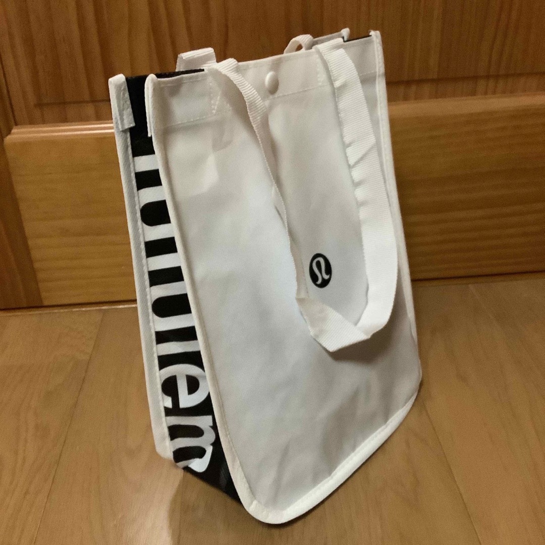 lululemon(ルルレモン)のルルレモン　ショッパー　ショップ袋小　lululemon レディースのバッグ(ショップ袋)の商品写真