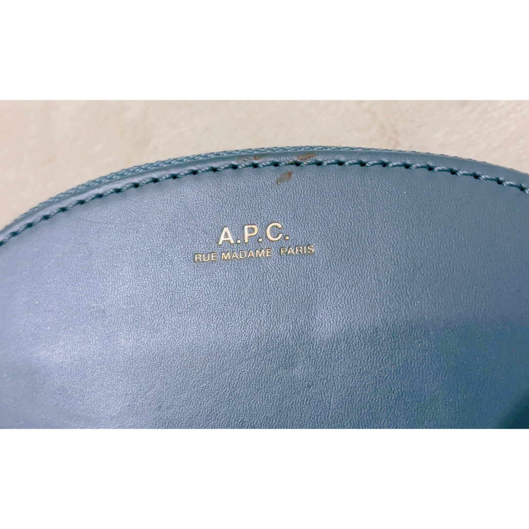 A.P.C(アーペーセー)のA.P.C アーペーセー ハーフムーン コインケース レディースのファッション小物(財布)の商品写真