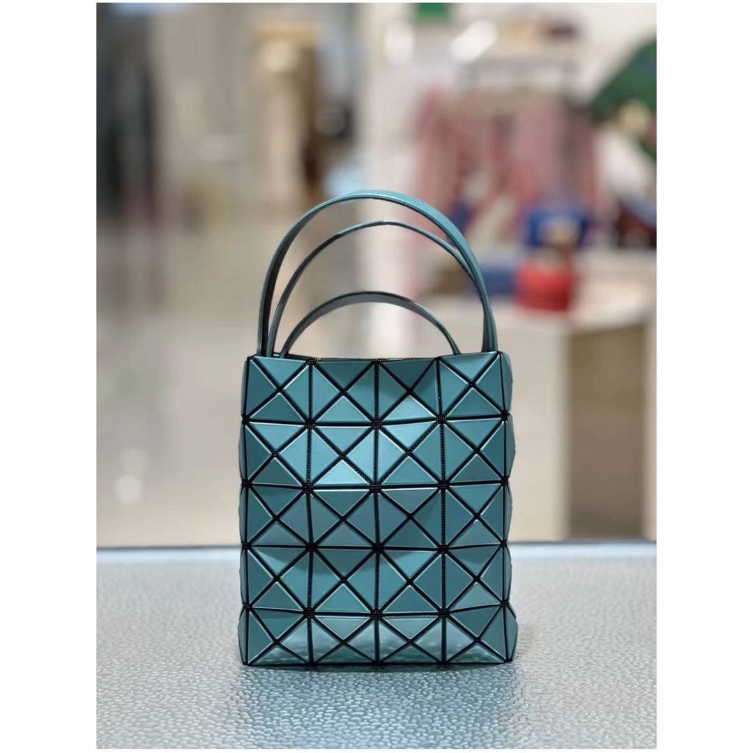 BAO BAO ISSEY MIYAKE PRISM MATTE-2大人気　 レディースのバッグ(ショルダーバッグ)の商品写真