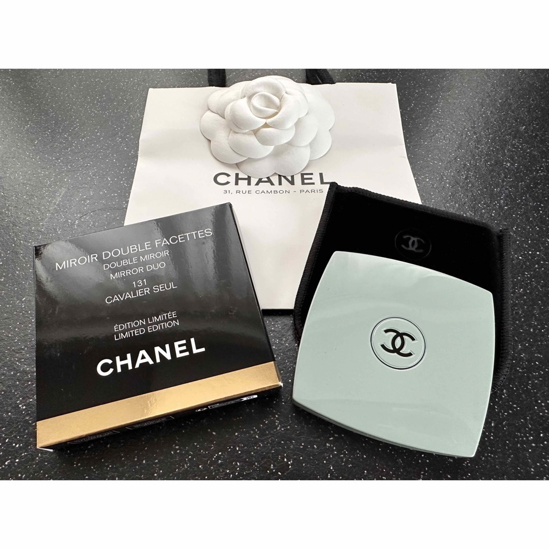 CHANEL - 【パリ本店限定ショッパー&カメリア付き】CHANEL コンパクト